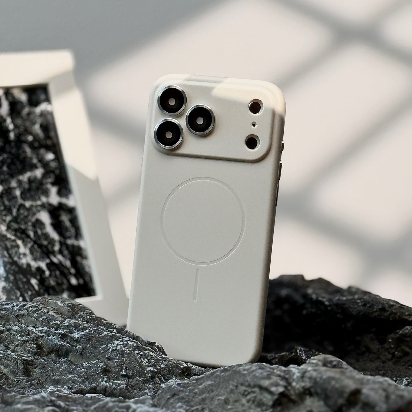 Frosted Skin Feeling Magnetic Suction Phone Case Lens Protector All-inclusive Drop-resistant